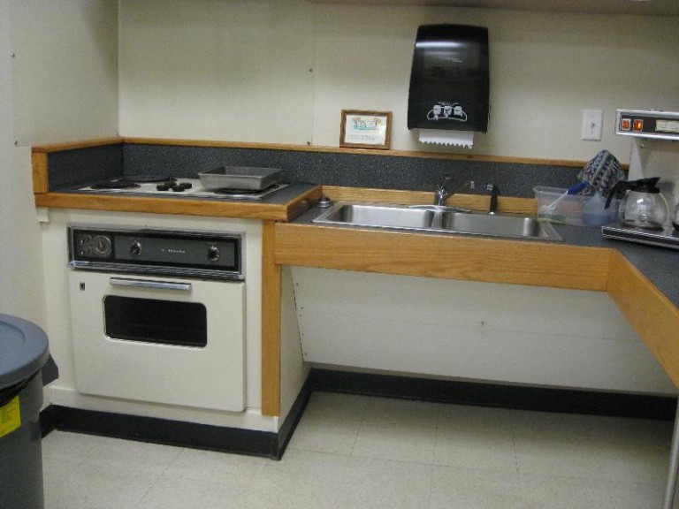 Knee space at sinks Abadi Access Abadi Access